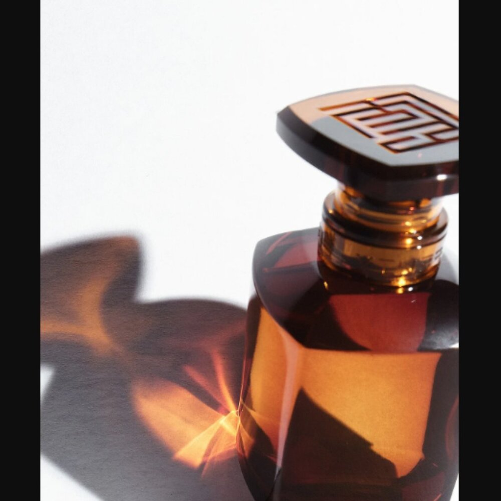 NIB Fenty Beauty Fenty Eau De Parfum Full Size 2.5 Fl Oz Retail Price $140.00 - Picture 3 of 7